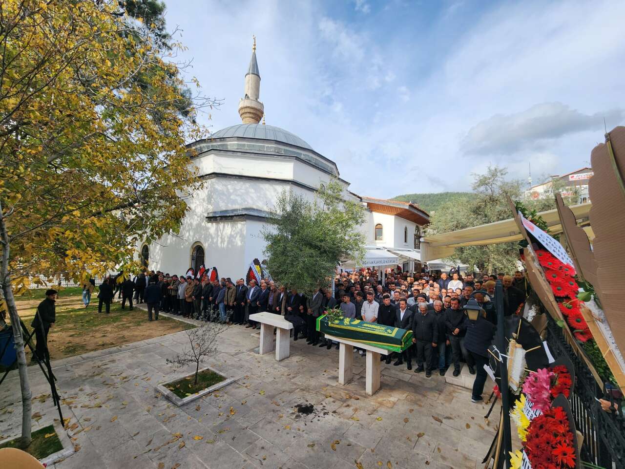 Muğla’da Siyaseti Buluşturan Cenaze... CHP Muğla İl Başkanı Nail Kızıl’ın Babası Dualarla Son Yolculuğuna Uğurlandı 2